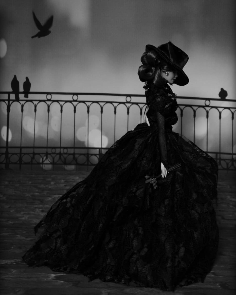 ▪️La rose noire▪️
.
.
.
.
.
.
.
.
#dollstagram #dollphotography #barbiedoll #bnw_mood #bnwart #frenchartist #womenphotographer #parisianartist #femmephotographe #bnw_pictures #bnw_photography #bnw_black #bwlover #blackandwhitephotography #bnw #mattel #blackwidow #blackrose #contemporarypicture